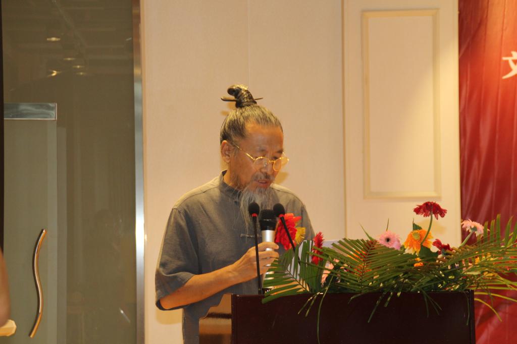 校长甄忠义致辞